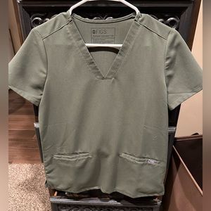 Women’s FIGS Casma Three Pocket Scrub Top Size XS—Moss